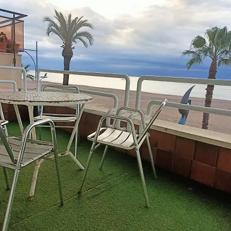 Piso Jover En Primera Linea Del Mar !!