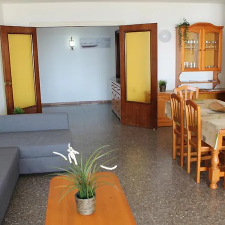Piso Jover Mayores De 25 Anos !! * Lloret de Mar