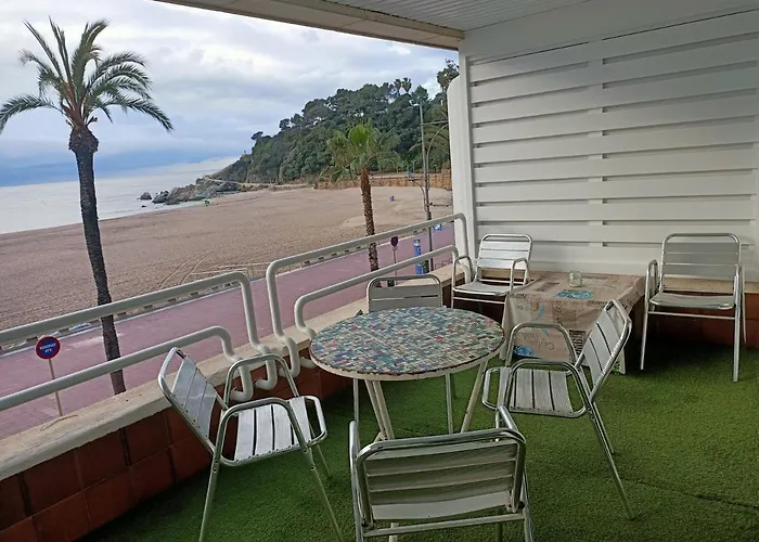 Piso Jover En Primera Linea Del Mar !! *